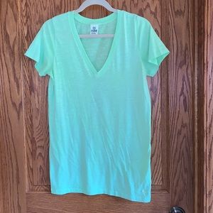 Womens PINK Vneck t-shirt.